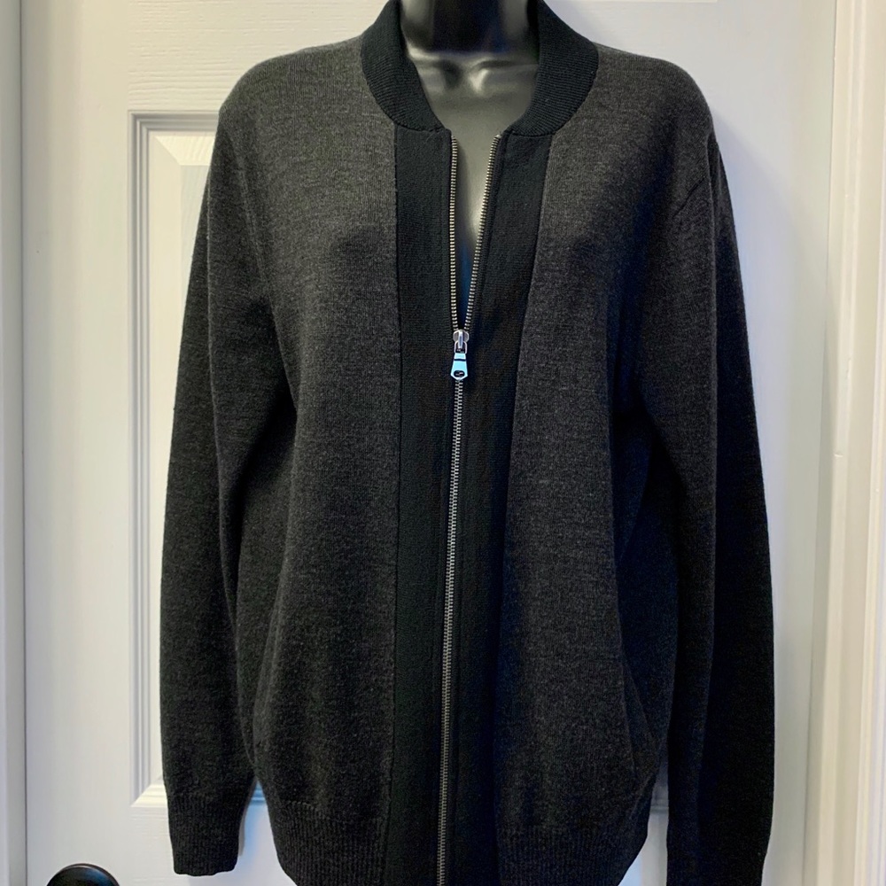 🌟🦋 3/$13 GAP 100% extra fine merina wool zip up